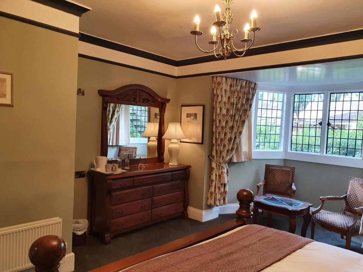 The Radnorshire Arms Hotel 普利斯提恩 外观 照片