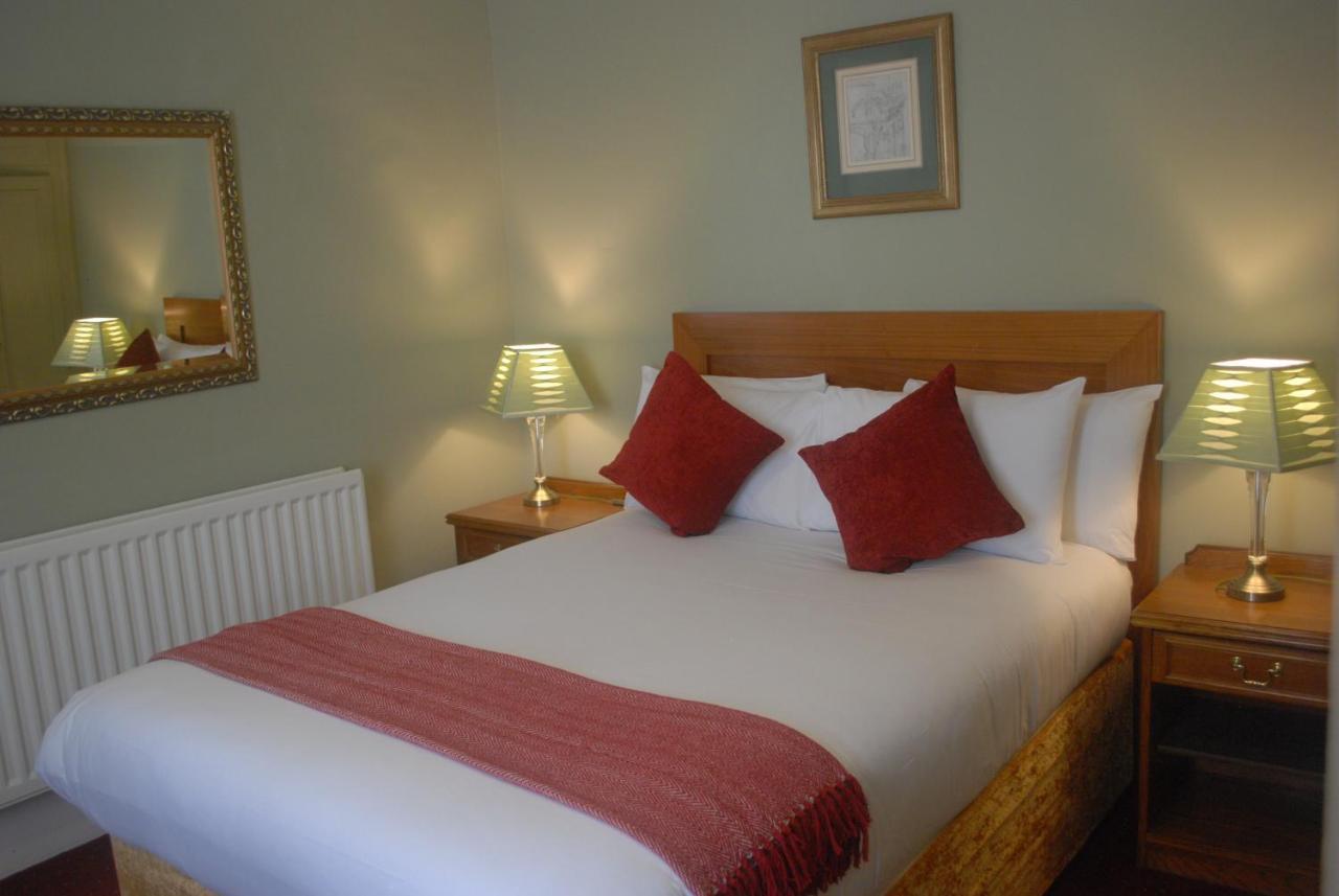 The Radnorshire Arms Hotel 普利斯提恩 外观 照片