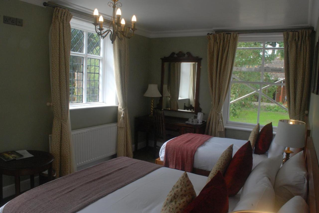The Radnorshire Arms Hotel 普利斯提恩 外观 照片