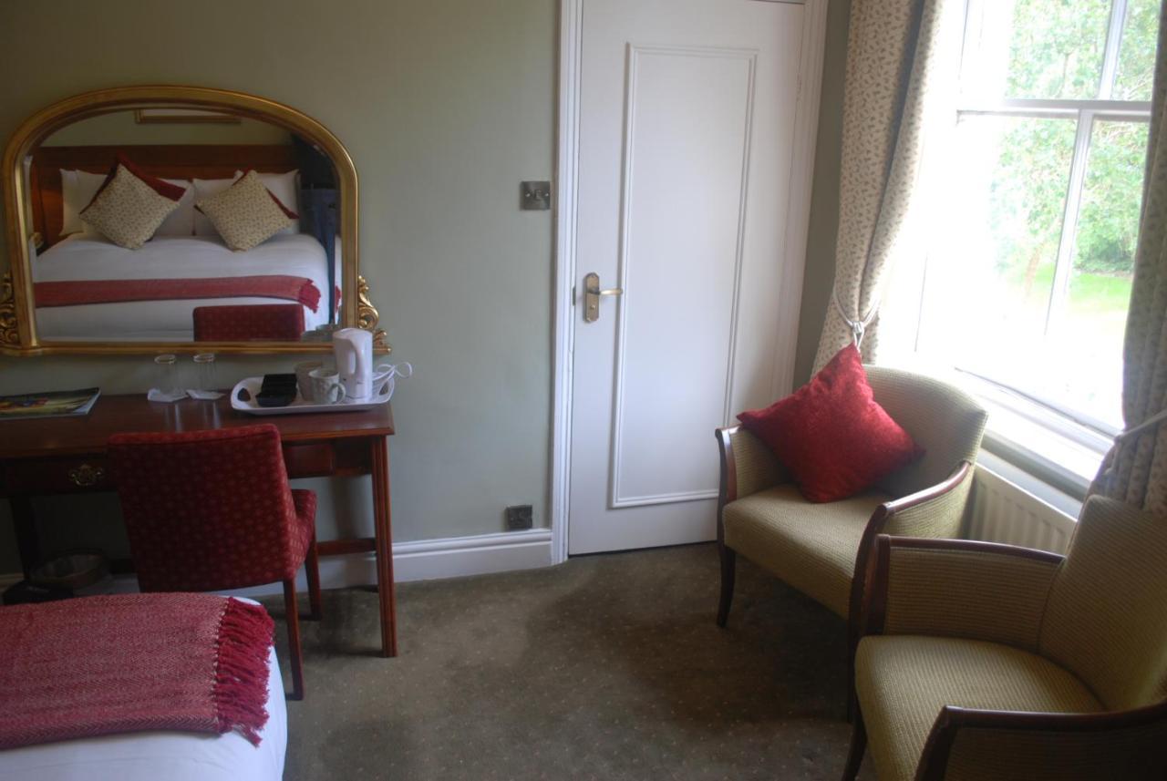 The Radnorshire Arms Hotel 普利斯提恩 外观 照片