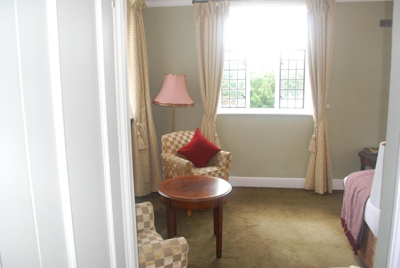 The Radnorshire Arms Hotel 普利斯提恩 外观 照片