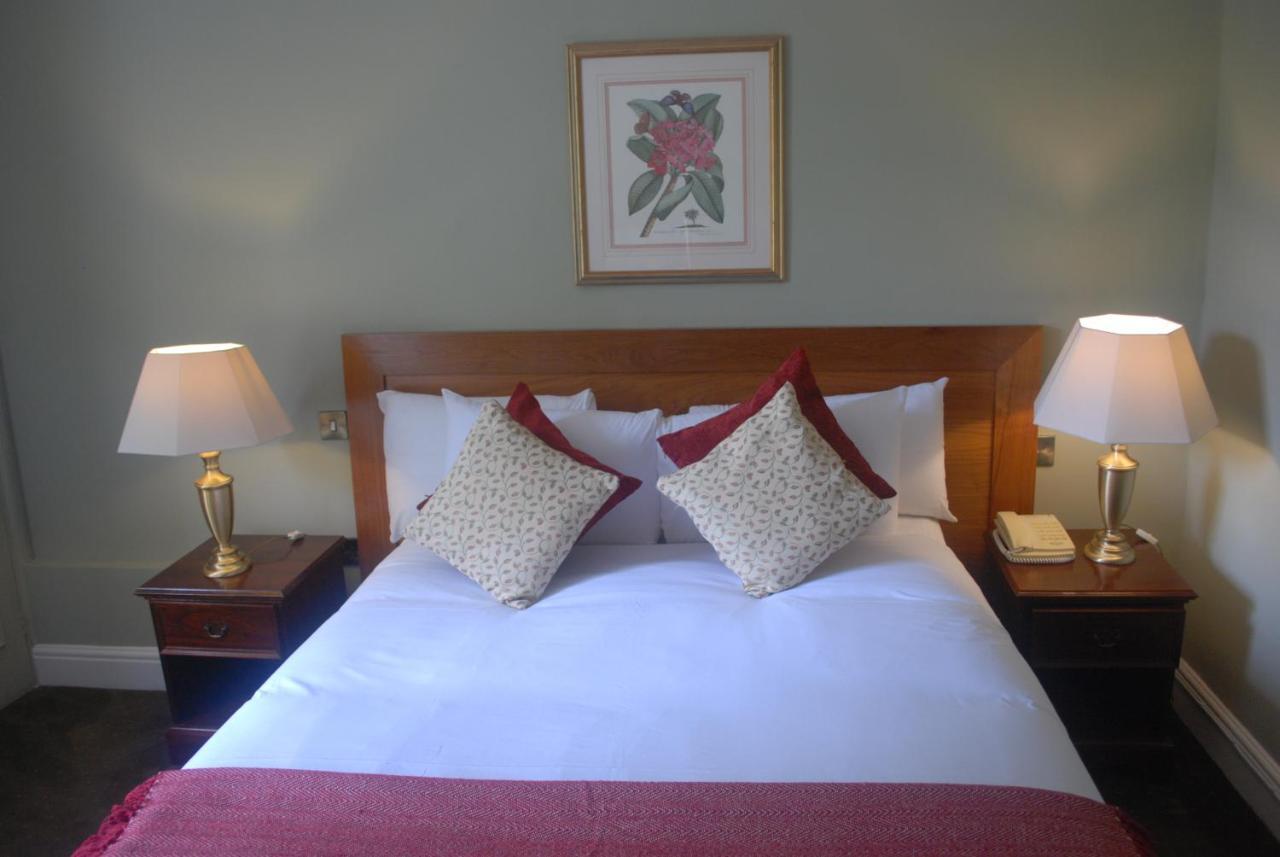 The Radnorshire Arms Hotel 普利斯提恩 外观 照片