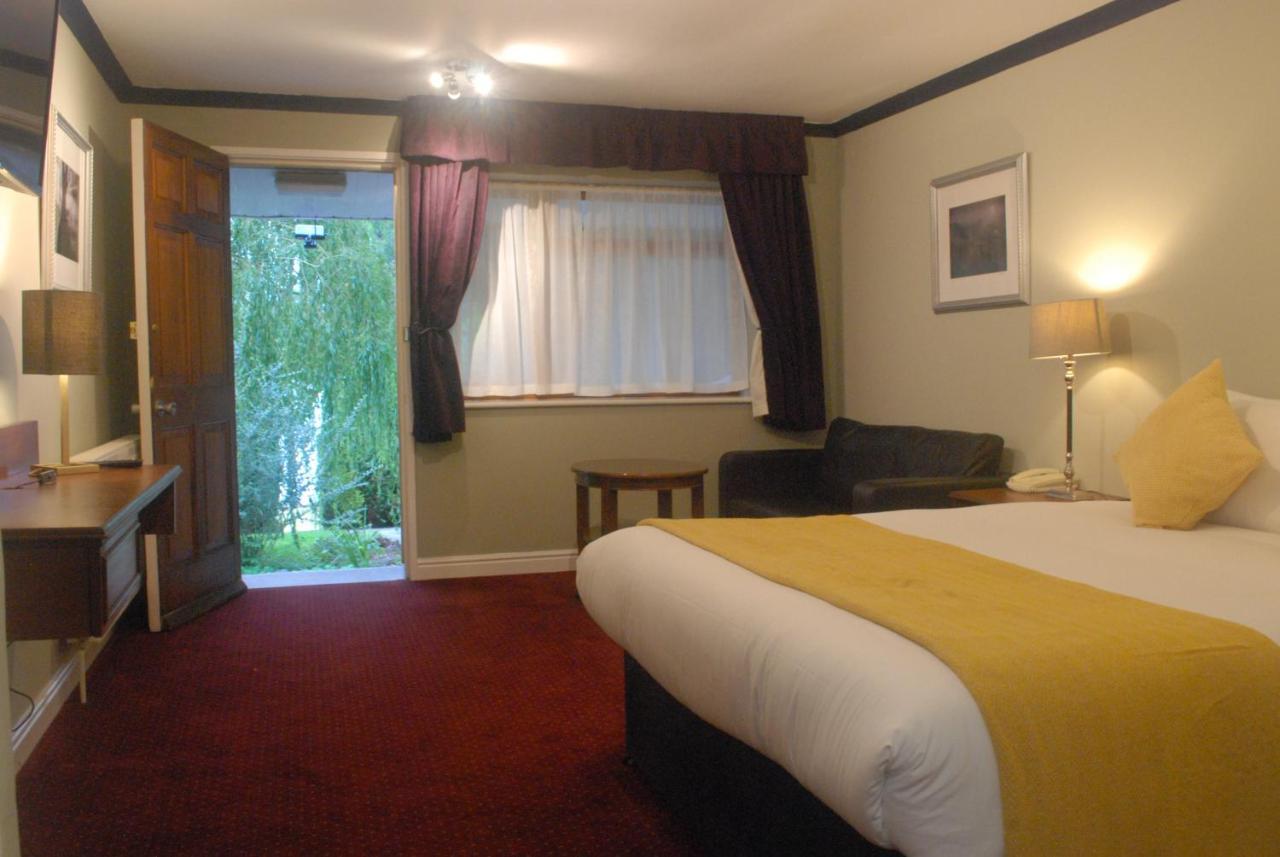The Radnorshire Arms Hotel 普利斯提恩 外观 照片