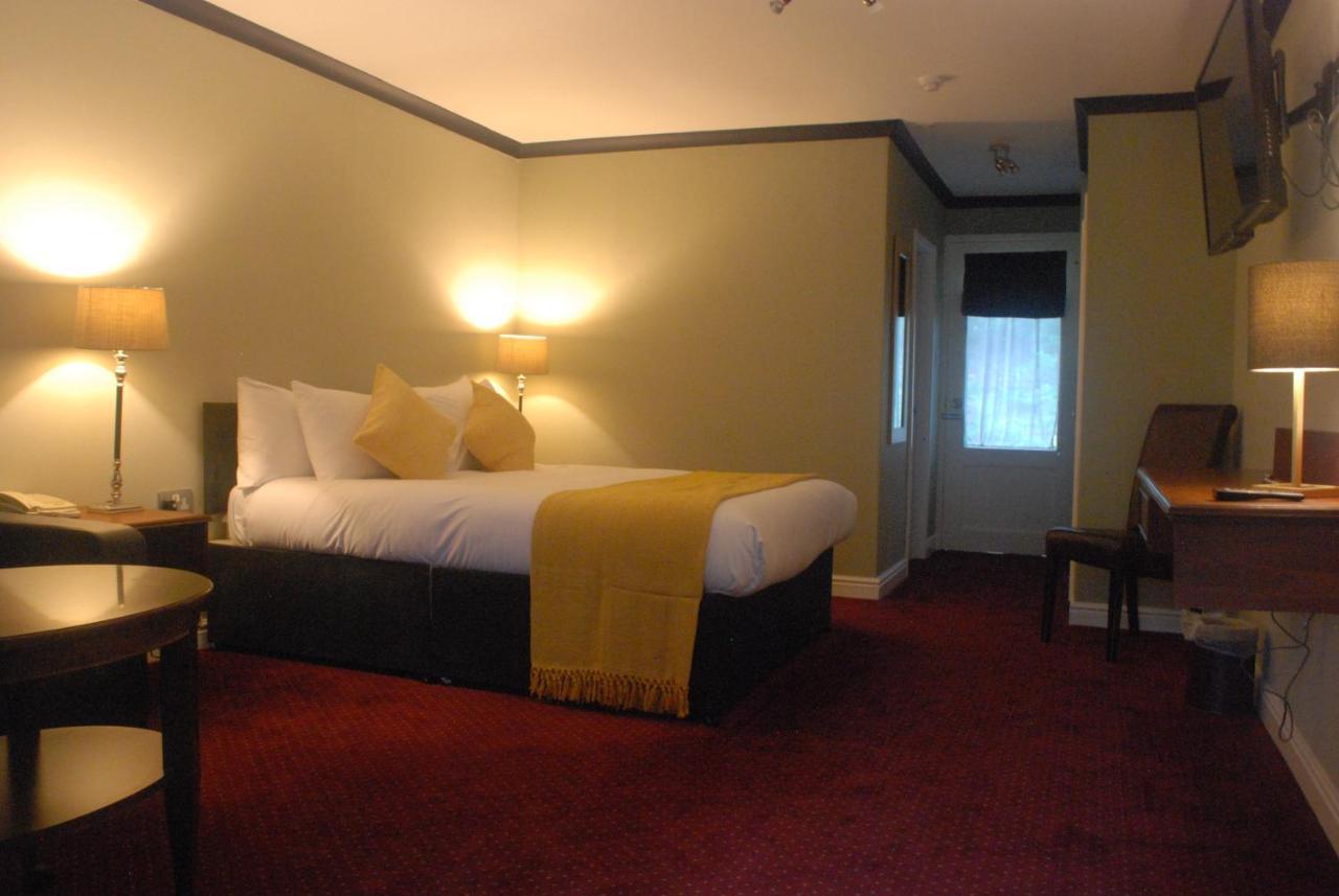 The Radnorshire Arms Hotel 普利斯提恩 外观 照片